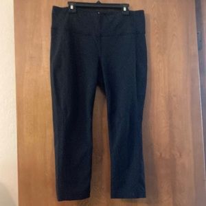 Athleta black capri leggings